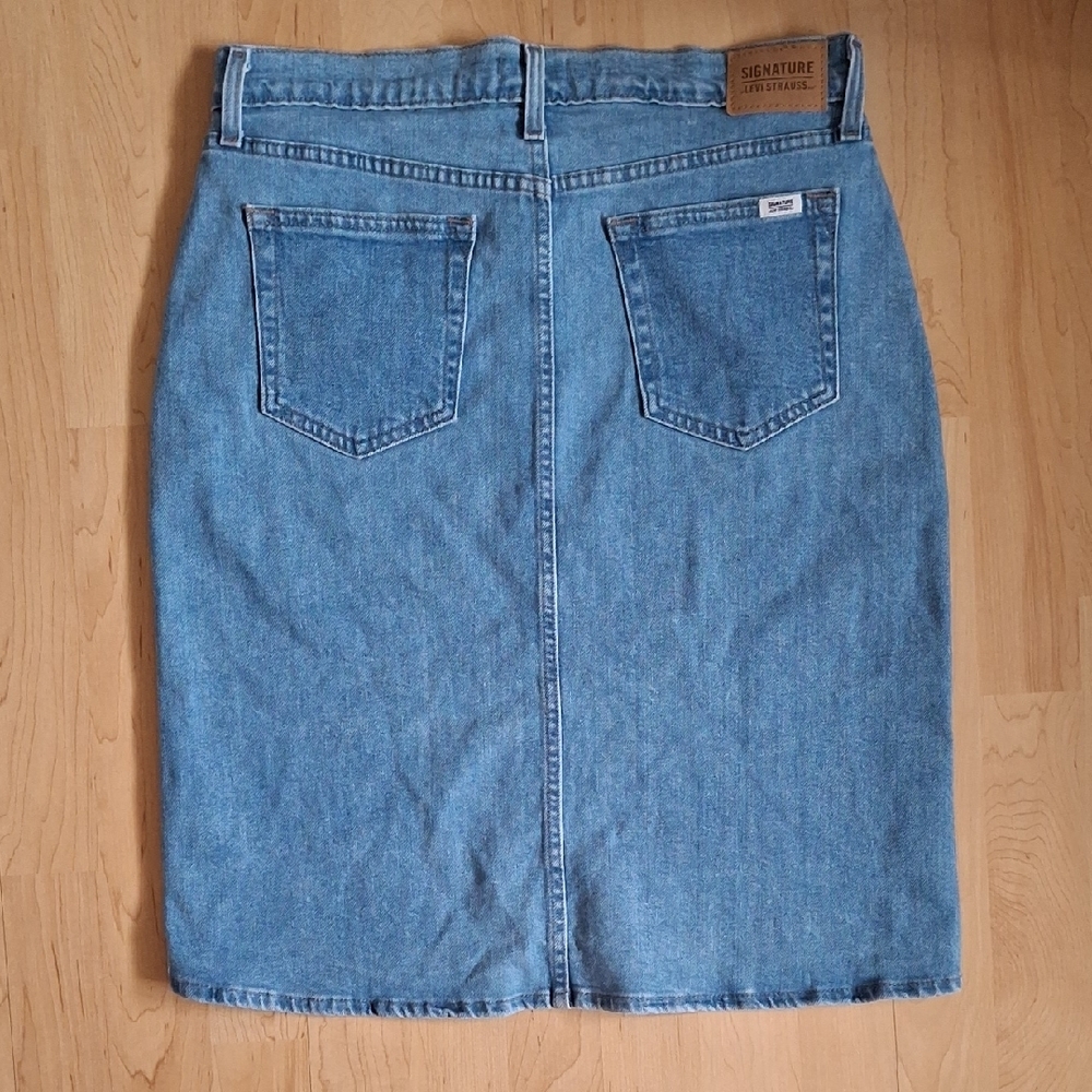 Signature by Levi Strauss Blue Denim Pencil Skirt Size 8 - Picture 3 of 10